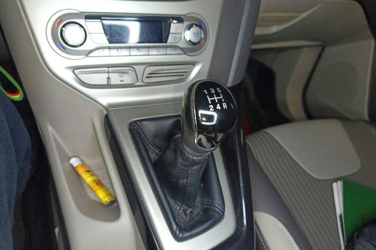 Used Ford Focus 2012 Hatchback 1.6L Manual Fashion Edition
