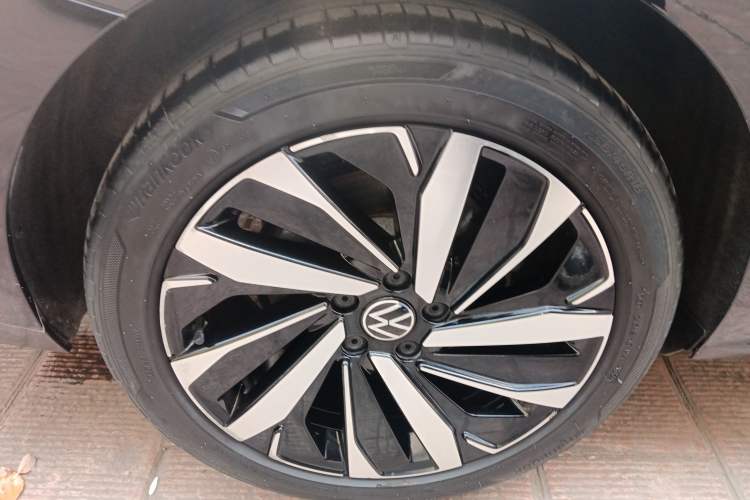 Used Volkswagen Passat 2024 380TSI Dragon Edition
