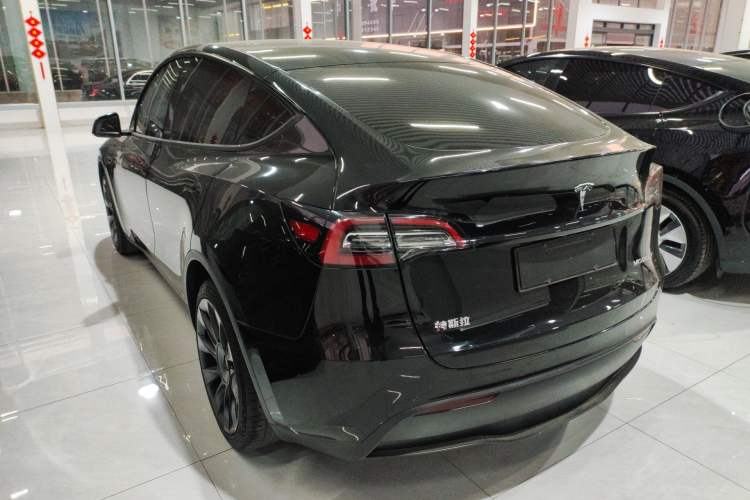 Used Tesla Model Y 2021 Long-Range All-Wheel-Drive Version