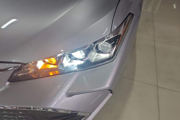 Used Toyota Avalon 2019 Dual-Engine 2.5L XLE Prestige Version China VI Standard Left Front Headlight
