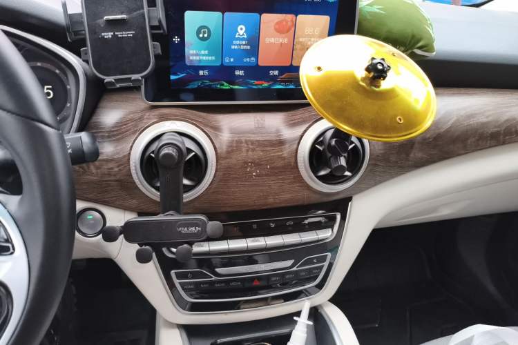 Used BAIC Beijing EU5 2018 R500 Smart Wind Edition Audio And AC Panel