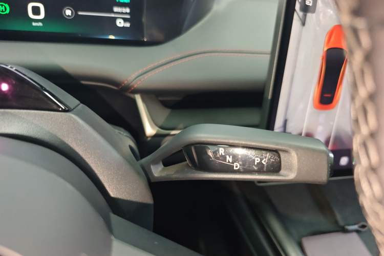 Used Xiaomi Auto SU7 2024 Rear-Drive Ultra-Long Range Advanced Pro-Level Intelligent Driving Version Gear Lever