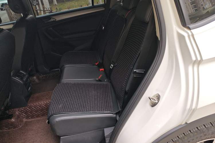 Used Volkswagen Tiguan L 2020 330TSI Automatic Two-Wheel Drive Luxury Edition China VI Standard