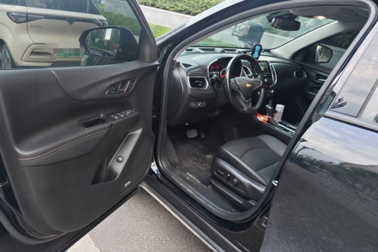 Used Chevrolet Equinox 2018 RS 550T Automatic All-Wheel-Drive Boundary Edition Driver Seat