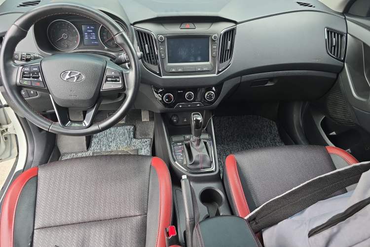 Used Hyundai ix25 2017 1.4T Automatic Smart Version
