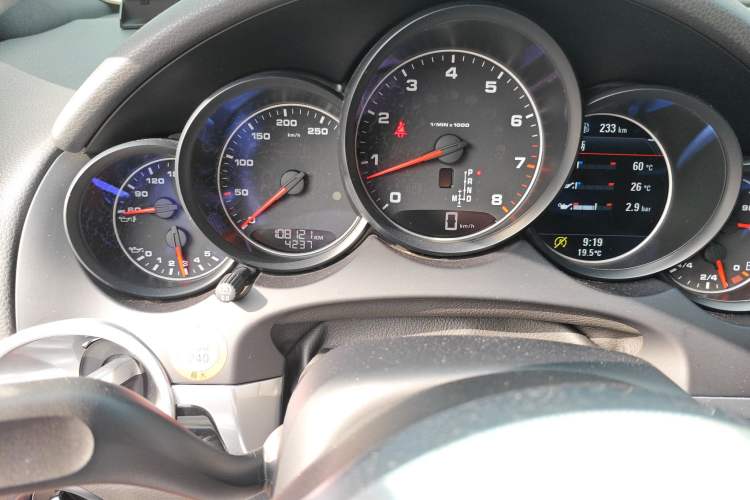 Used Porsche Cayenne 2016 Cayenne Platinum Edition 3.0T