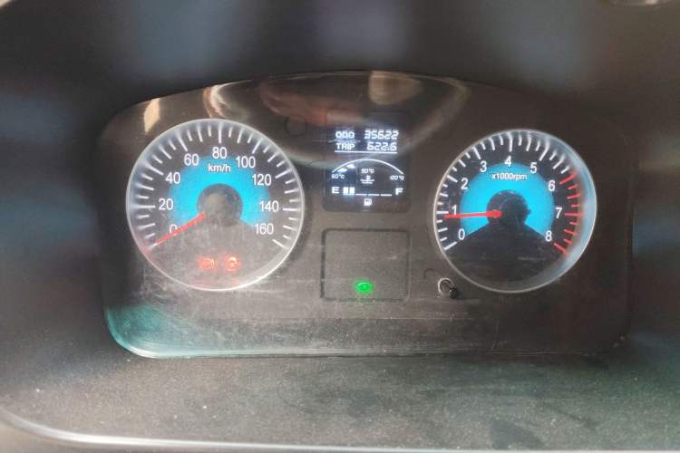 Used Jinbei New Hiace X30L CNG 2023 100L CNG Wealth Edition Bus 6/7 Seats No Air Conditioning SWCC15M