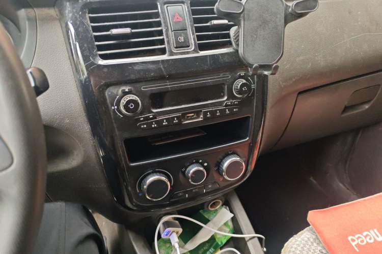 Used Wuling Rongguang V 2018 1.5L Practical Version Audio And AC Panel