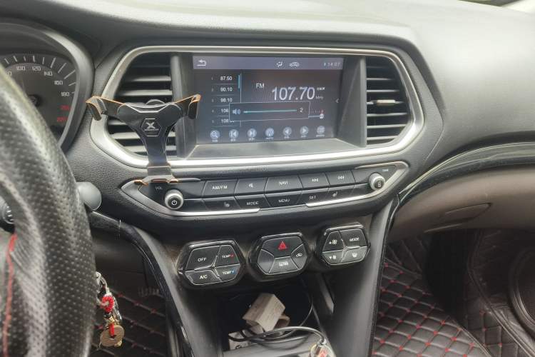 Used GAC Trumpchi GS4 2016 235T Manual Luxury Edition Audio And AC Panel