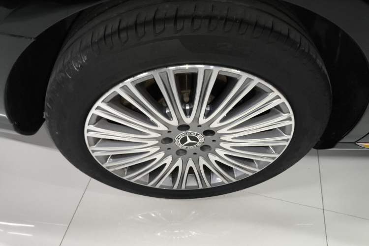 Used Mercedes-Benz E-Class 2022 Second Facelift E 300 L Luxury Edition