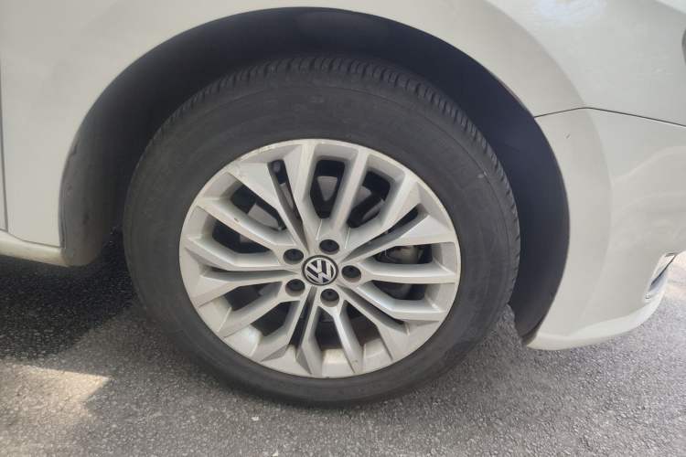 Used Volkswagen Gran Lavida 2013 1.4 TSI Automatic Luxury Model
