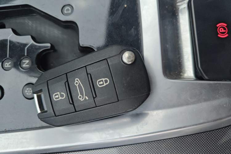 Used Peugeot 3008 2016 1.6THP Automatic Classic Edition