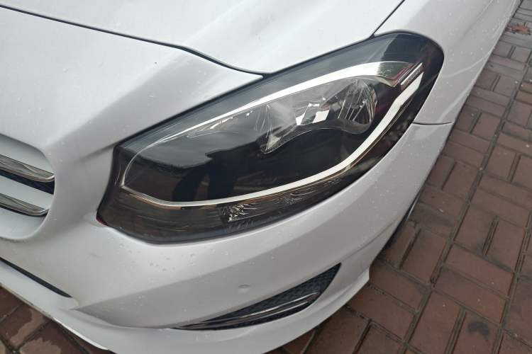 Used Mercedes-Benz B-Class 2019 B 200 Sport Edition Left Front Headlight