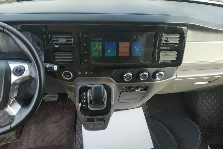 Used Ford Transit Custom 2021 2.2T Automatic Standard Passenger Van Pro Short Wheelbase 7-Seater Mid-Roof Euro VI compliant
