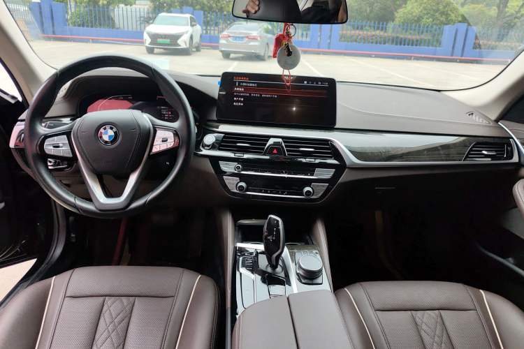 Used BMW 5 Series 2021 525Li Luxury Package Center Console