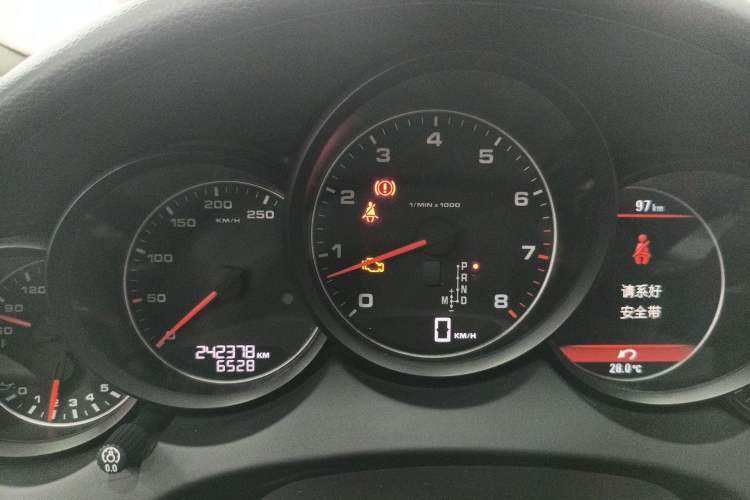 Used Porsche Cayenne 2014 Cayenne Platinum Edition 3.0T Instrument Cluster