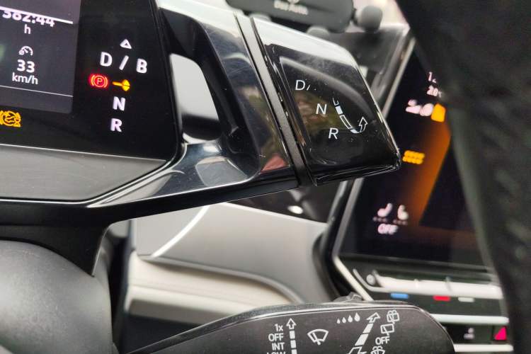 Used Volkswagen ID.6 CROZZ 2022 Long-Range PRO Edition Gear Lever