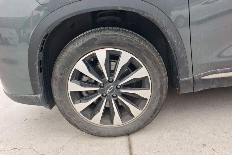 Used Chery Tiggo 8 PLUS 2025 290TGDI DCT Prestige 5-Seater Left Front Wheel Hub