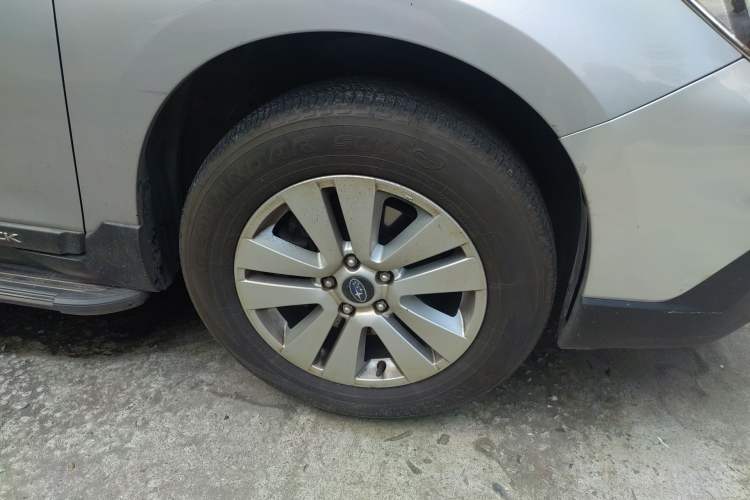 Used Subaru Outback 2015 2.5i Luxury Navigation Edition Right Front Wheel Hub