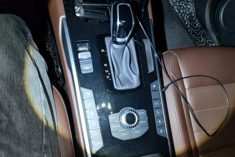 Used Wey VV7 2017 2.0T Flagship Model
