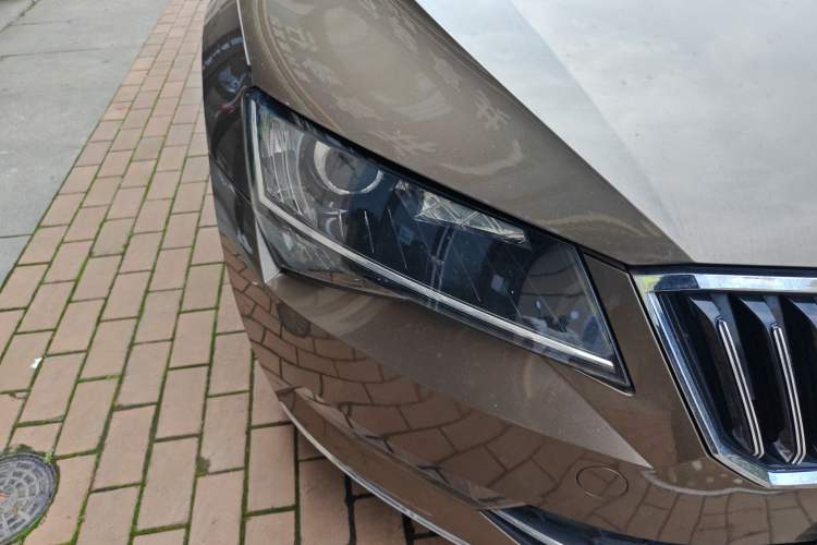 Used Skoda Superb 2016 TSI330 DSG Innovation Edition Right Front Headlight