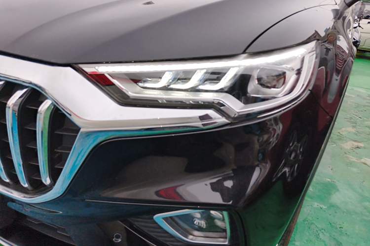 Used Hongqi HS5 2019 2.0T Smart Connect Flagship All-Wheel-Drive Version Left Front Headlight
