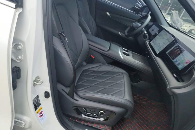 Used CHANGAN CS75 PLUS 2025 4th Generation 1.5T New Blue Whale Smart Luxury Edition
