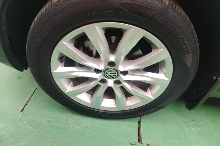 Used Volkswagen T-ROC 2018 280TSI DSG Two-Wheel Drive Advanced Version China V Emission Standard