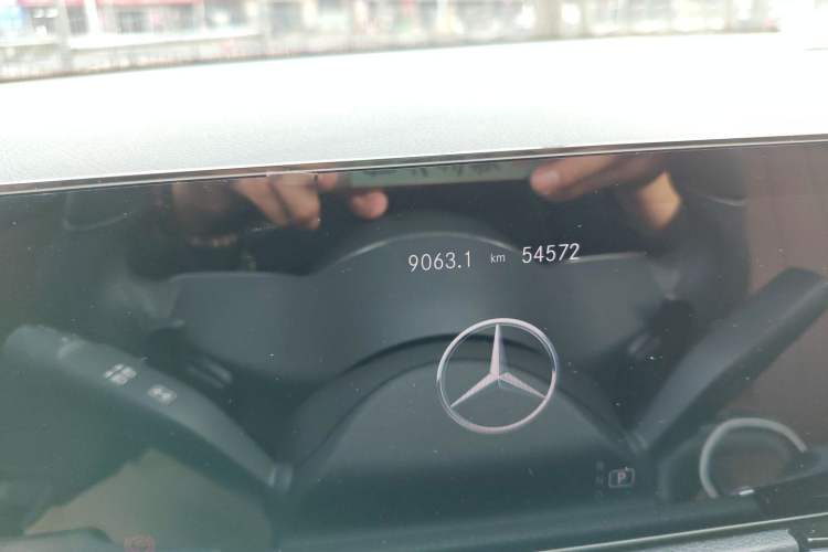 Used Mercedes-Benz GLB 2021 GLB 200 Fashion Model Odometer Close Up