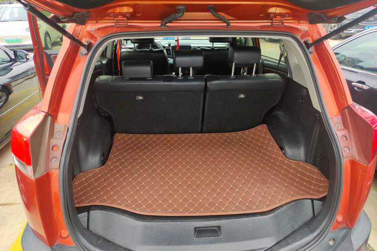 Used Toyota RAV4 2013 2.0L CVT Four-Wheel Drive New Edition
