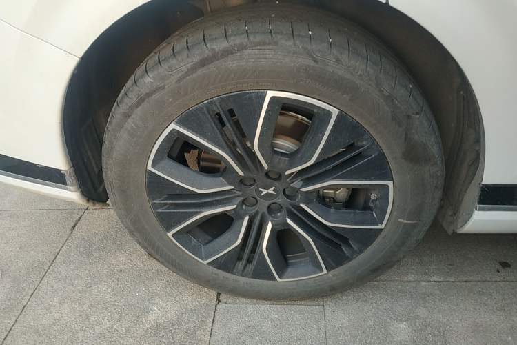 Used XPeng G9 2025 625 Long-Range Max Exterior 8