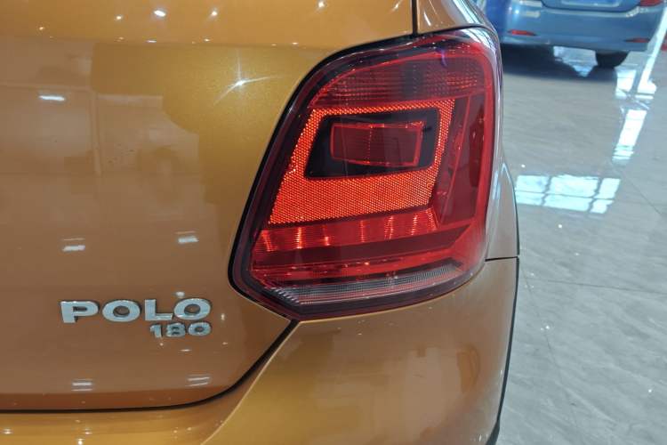 Used Volkswagen Polo 2016 1.6L Cross Polo Automatic
