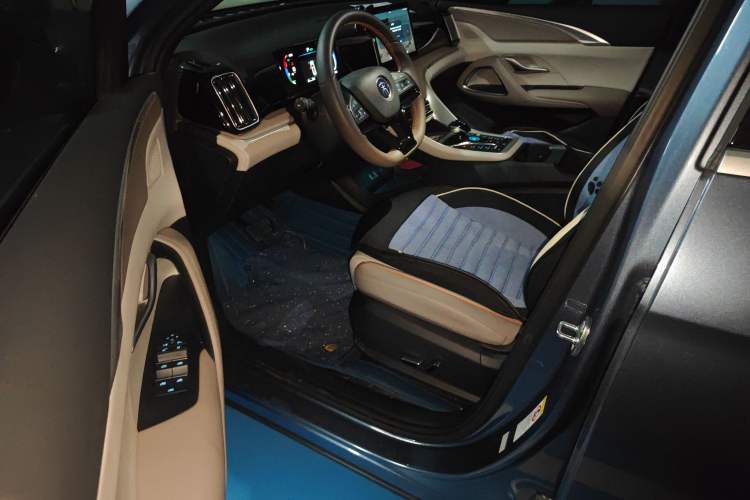 Used BYD Song Pro New Energy 2024 HONOR Edition DM-i 71KM Navigation Model