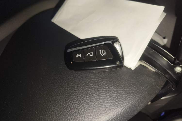 Used Hyundai Santa Fe 2015 2.0T Automatic 4x4 Top-Grade 7-Seater
