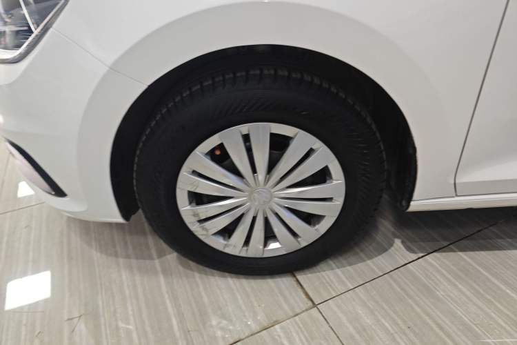 Used Volkswagen Santana 2021 1.5L Automatic Fashion Edition Left Front Wheel Hub