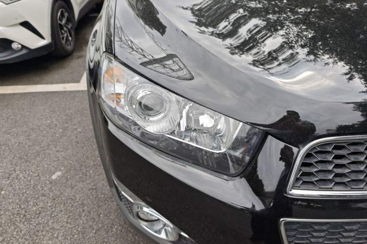 Used Chevrolet Captiva 2012 2.4L 4x4 Flagship Edition 7 Seats