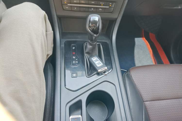 Used Dongfeng Fengon S560 2021 Revised 1.5T CVT Elite Version Gear Lever