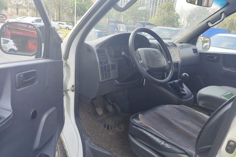 Used Jinbei Express 2017 2.0L Classic Version V19