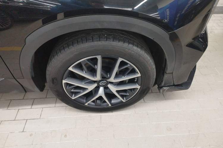 Used GAC Trumpchi GS8 2022 Flagship Series 2.0 TGDI Two-Wheel-Drive Prestige Edition (7 Seats) Right Rear Wheel Hub