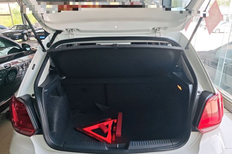 Used Volkswagen Polo 2016 1.6L Automatic Comfort Model