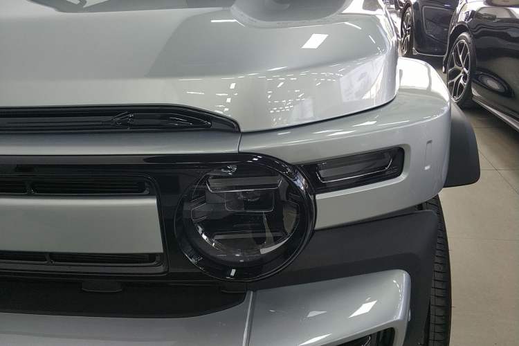 Used iCAR V23 2026 Model 550 Two-Wheel Drive Super Sports Edition Left Front Headlight