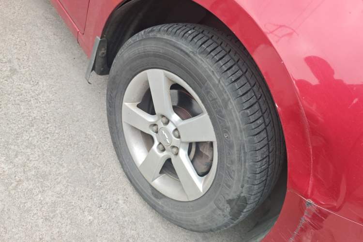 Used Chevrolet Cruze 2015 1.5L Classic SL MT Right Front Wheel Hub