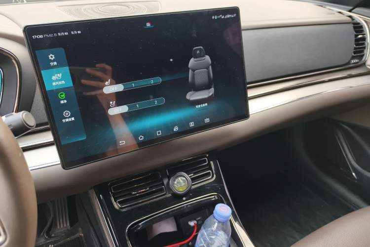 Used BYD Han 2020 DM Four-Wheel Drive Performance Edition Luxury Model Audio And AC Panel