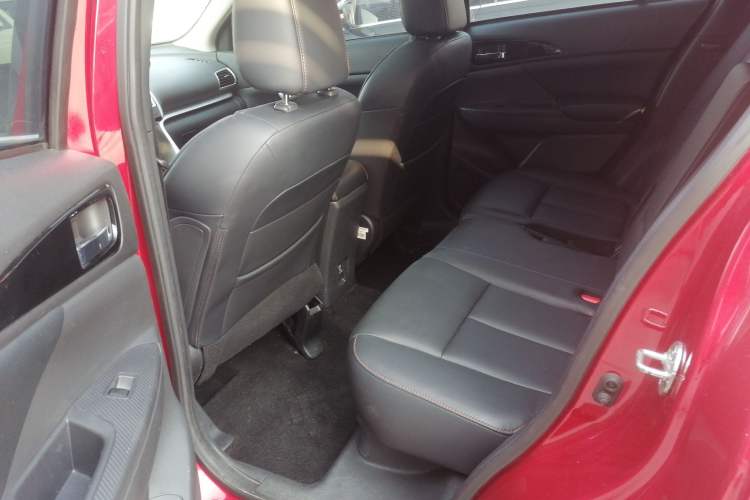 Used Mitsubishi Eclipse Cross 2019 1.5T CVT Two-Wheel Drive Dream Edition China VI Standard Left Rear Seat