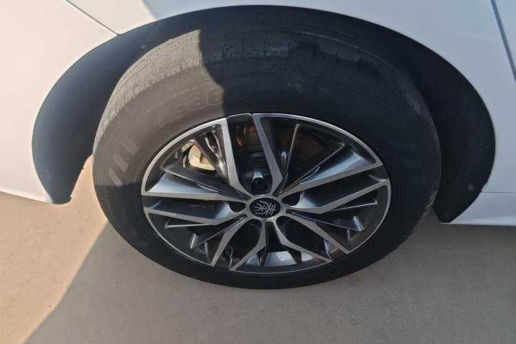 Used BYD Qin PLUS 2023 Champion Edition EV 420KM Leading Model Exterior 5