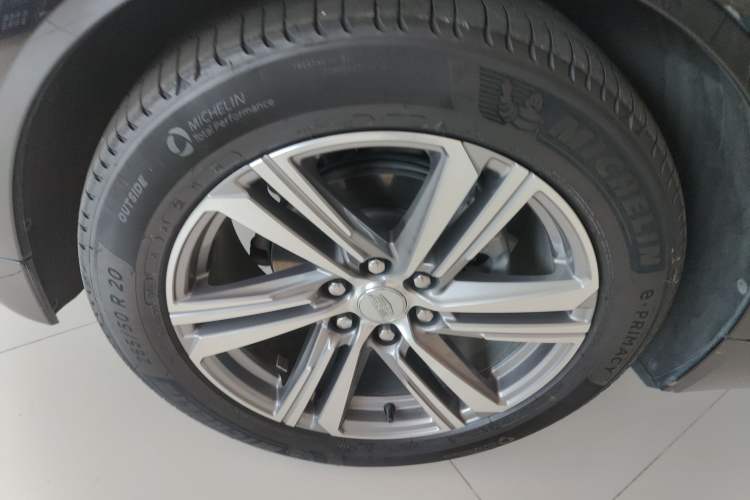 Used Cadillac LYRIQ 2022 Rear-Drive Long-Range Luxury Edition
