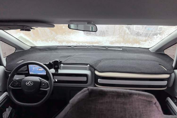 Used SAIC MAXUS Dana V1 2025 V1 Short Wheelbase Low-Roof Multi-Function Version (42 kWh)
