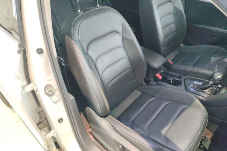 Used Volkswagen Tiguan L 2021 330TSI Automatic Two-Wheel Drive Smart Edition
