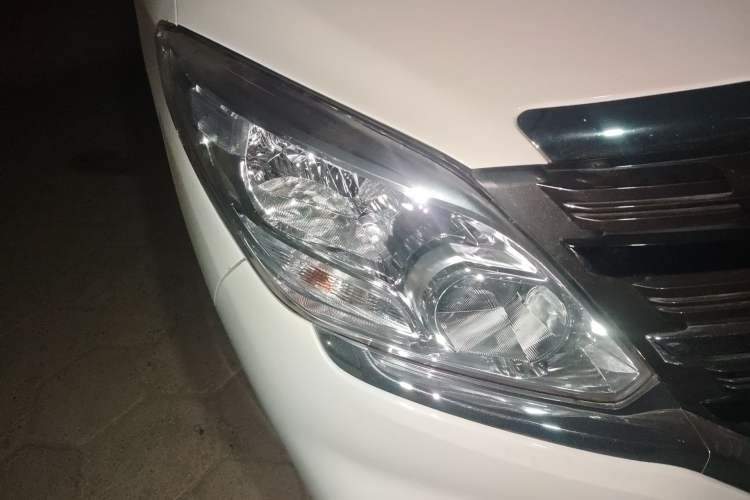 Used FORTHING Lingzhi PLUS 2024 1.5T Manual Luxury 7-Seater Right Front Headlight