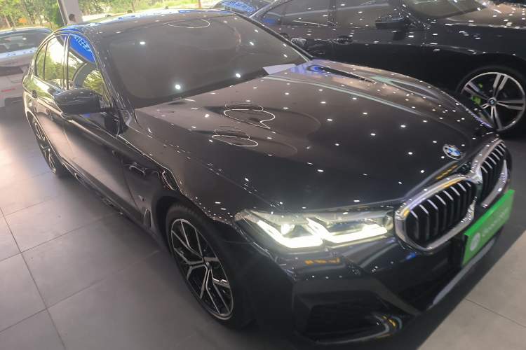 Used BMW 5 Series 2021 530i M Sport Package Front Right 45 Deg